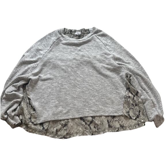 Blair Grey Knit Metallic Snake Print THML Top - Picture 1 of 4